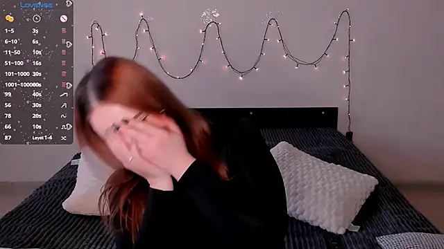 Snapshot of LittleKiitten chatting on January 22, 2025, 1:42 pm LittleKiitten online show from January 22, 2025, 1:42 pm