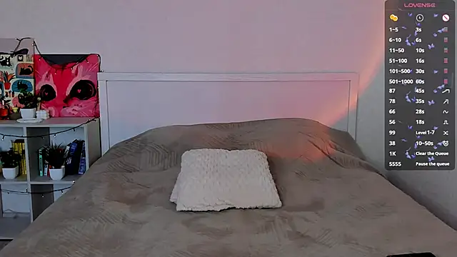 Snapshot of LittleKiitten chatting on September 13, 2025, 1:22 pm LittleKiitten online show from September 13, 2025, 1:22 pm