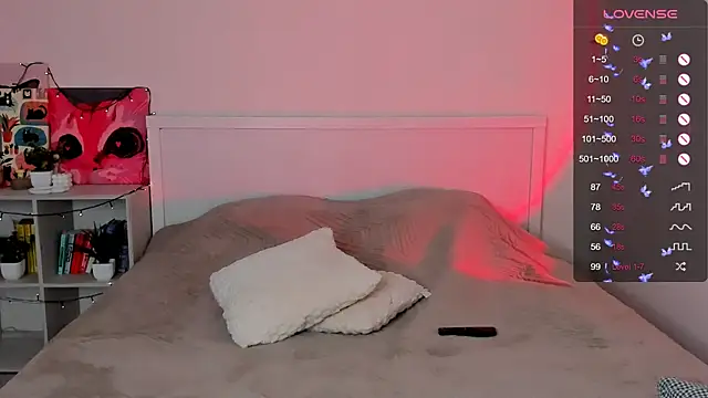 Snapshot of LittleKiitten chatting on September 18, 2025, 11:34 am LittleKiitten online show from September 18, 2025, 11:34 am