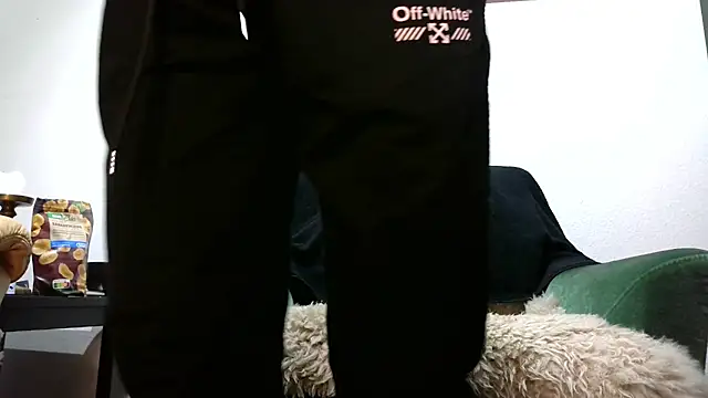 Snapshot of calioppe01 chatting on February 19, 2026, 12:23 pm calioppe01 online show from February 19, 2026, 12:23 pm