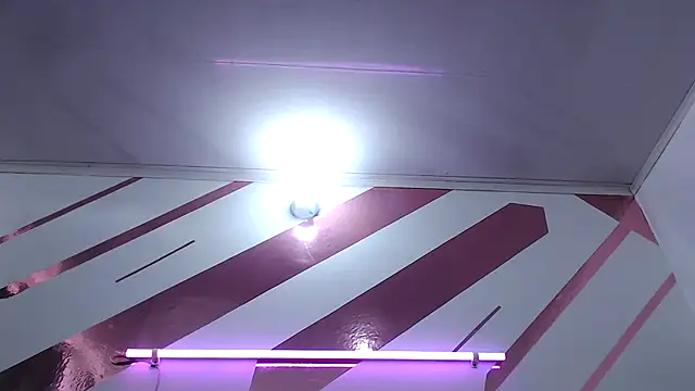 Snapshot of Kitten_Hot_ chatting on December 2, 2025, 6:25 pm Kitten Hot online show from December 2, 2025, 6:25 pm