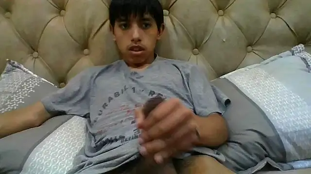 Snapshot of danuel23 chatting on December 13, 2024, 7:32 pm danuel23 online show from December 13, 2024, 7:32 pm