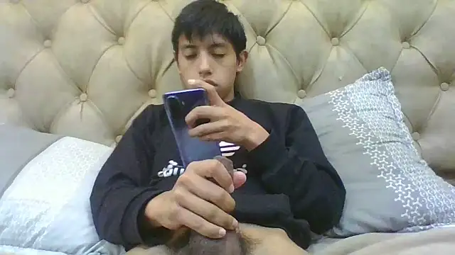 Snapshot of danuel23 chatting on December 21, 2024, 2:37 pm danuel23 online show from December 21, 2024, 2:37 pm