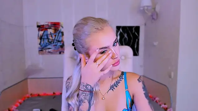  Ravenaa online show from November 9, 2025, 8:01 am