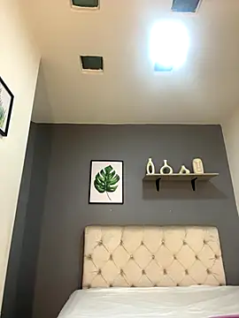 Snapshot of Soe_Lara chatting on December 5, 2025, 11:30 am Soe Lara online show from December 5, 2025, 11:30 am