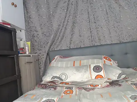 Snapshot of Soe_Lara chatting on April 18, 2026, 2:43 pm Soe Lara online show from April 18, 2026, 2:43 pm