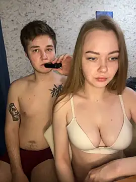 Snapshot of Family-Mm1 chatting on December 8, 2024, 10:03 pm Family-Mm1 online show from December 8, 2024, 10:03 pm