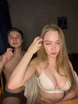 Snapshot of Family-Mm1 chatting on December 15, 2024, 1:46 am Family-Mm1 online show from December 15, 2024, 1:46 am