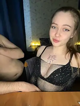 Snapshot of Family-Mm1 chatting on March 14, 2025, 10:07 am Family-Mm1 online show from March 14, 2025, 10:07 am