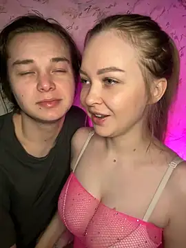 Snapshot of Family-Mm1 chatting on February 21, 2026, 6:36 am Family-Mm1 online show from February 21, 2026, 6:36 am