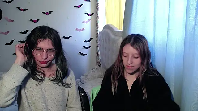 Snapshot of BRIAR_AND_BLAIR chatting on September 29, 2025, 4:34 pm BRIAR AND BLAIR online show from September 29, 2025, 4:34 pm