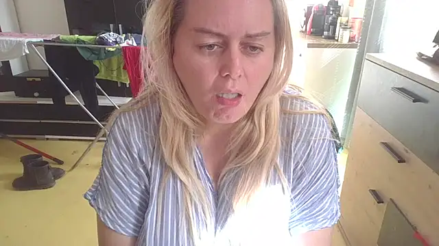 Meliss Official9 online show from March 22, 2025, 12:35 pm