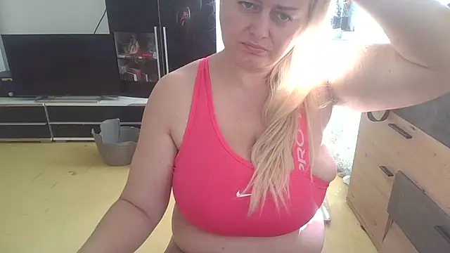 Meliss Official9 online show from September 22, 2025, 8:05 am