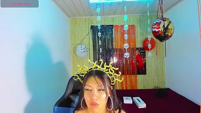 Catalehia Milk online show from October 30, 2025, 9:48 pm