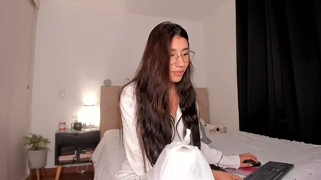 Snapshot of danna_davis18 chatting on February 5, 2025, 7:42 pm danna davis18 online show from February 5, 2025, 7:42 pm