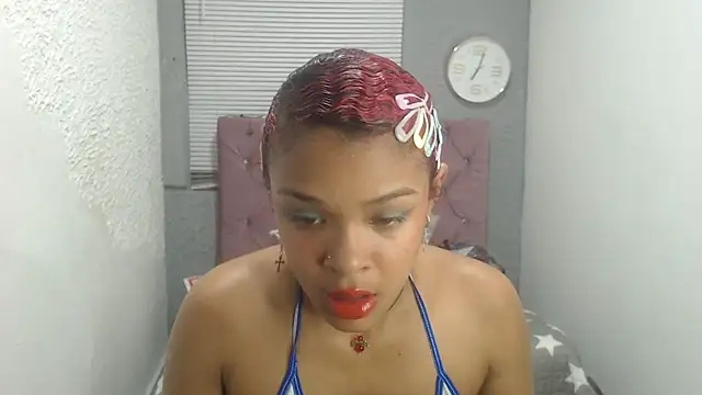 Snapshot of vainillaplaypussy chatting on January 18, 2025, 12:13 am vainillaplaypussy online show from January 18, 2025, 12:13 am