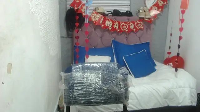 Snapshot of vainillaplaypussy chatting on March 19, 2025, 6:23 pm vainillaplaypussy online show from March 19, 2025, 6:23 pm