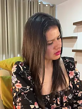 Snapshot of Alice_Biel chatting on December 25, 2024, 3:28 pm Alice Biel online show from December 25, 2024, 3:28 pm