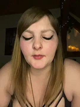 Snapshot of herz_steht_kopf90 chatting on February 25, 2025, 12:03 am herz steht kopf90 online show from February 25, 2025, 12:03 am