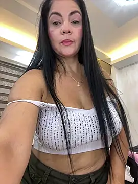 Hot beauty   online show from May 12, 2026, 2:41 am