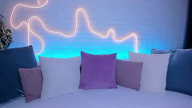 rossy babe  online show from September 11, 2025, 12:22 am