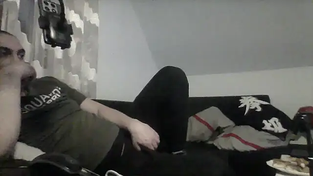 Snapshot of NewyorkDimi chatting on December 20, 2025, 6:42 am NewyorkDimi online show from December 20, 2025, 6:42 am