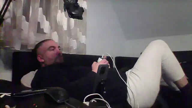 Snapshot of NewyorkDimi chatting on February 11, 2026, 2:27 am NewyorkDimi online show from February 11, 2026, 2:27 am