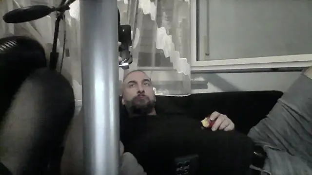 NewyorkDimi online show from August 8, 2026, 3:19 am