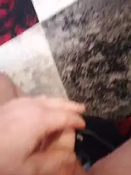 Snapshot of Warumnicht1980 chatting on October 29, 2025, 9:33 am Warumnicht1980 online show from October 29, 2025, 9:33 am