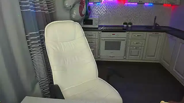 MelodyOfLovee online show from February 5, 2025, 3:34 am