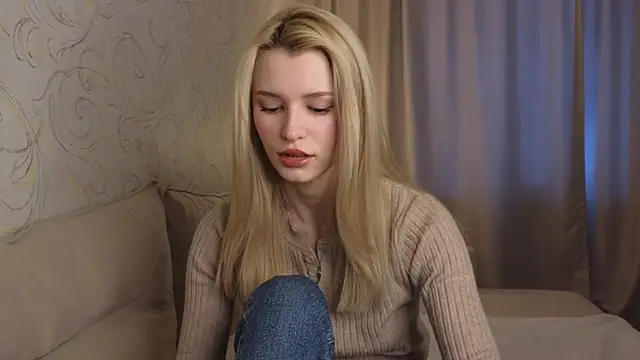 Snapshot of elsa_limerence chatting on February 5, 2026, 5:12 am elsa limerence online show from February 5, 2026, 5:12 am