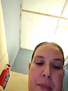 023Longandjuicy online show from December 19, 2025, 12:06 am