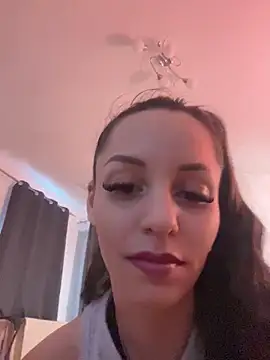 Chiara0102 online show from May 19, 2026, 5:30 pm