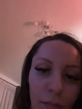 Chiara0102 online show from May 27, 2026, 8:06 pm