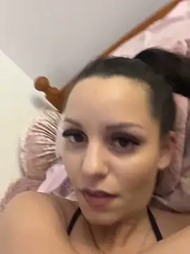 Chiara0102 online show from May 29, 2026, 10:52 pm