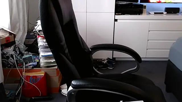 VSteph online show from October 12, 2025, 1:43 pm