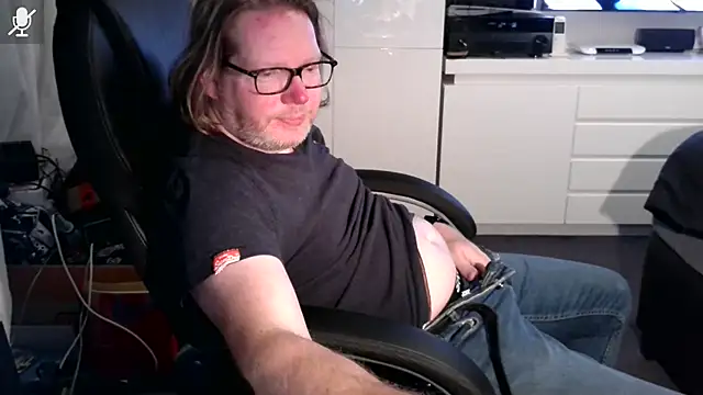 VSteph online show from October 20, 2025, 7:36 pm