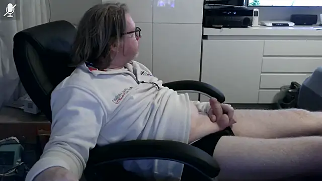 Snapshot of VSteph chatting on February 4, 2026, 11:31 pm VSteph online show from February 4, 2026, 11:31 pm