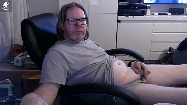 Snapshot of VSteph chatting on February 13, 2026, 9:00 pm VSteph online show from February 13, 2026, 9:00 pm