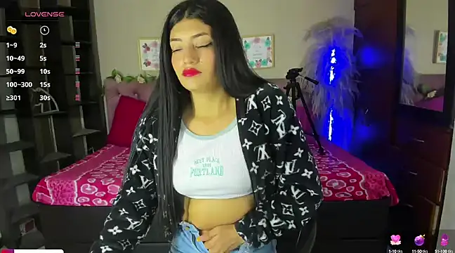 Lia Keen online show from February 10, 2025, 8:00 pm