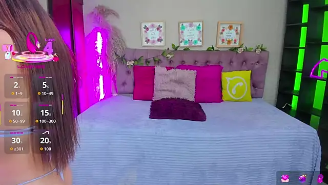 Lia Keen online show from November 25, 2025, 8:42 pm