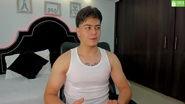 MaxxiCruz online show from March 11, 2025, 1:37 am