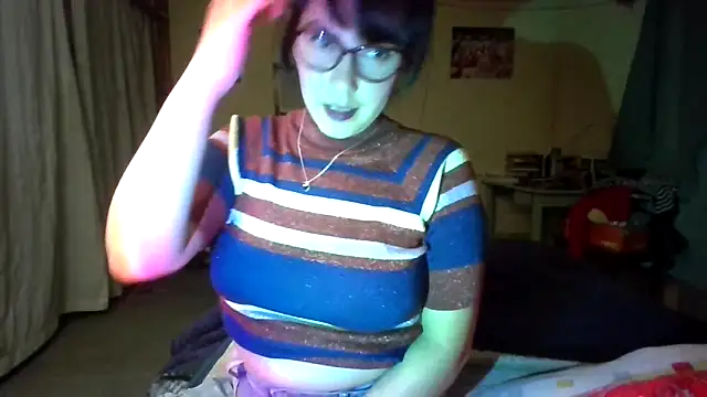 Snapshot of Tiramisu89 chatting on December 21, 2025, 4:30 am Tiramisu89 online show from December 21, 2025, 4:30 am