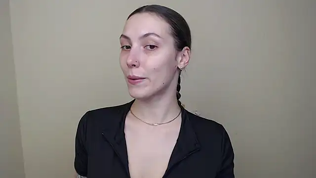 Snapshot of VanessaMay_ chatting on February 10, 2026, 5:17 pm VanessaMay online show from February 10, 2026, 5:17 pm