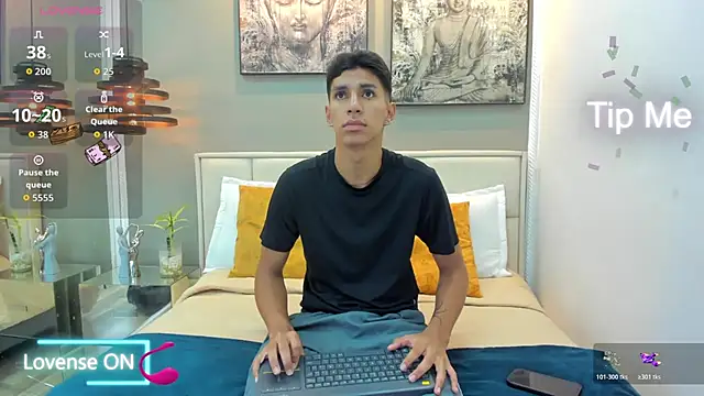 kieran derek online show from November 11, 2025, 3:39 am