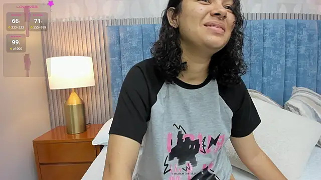 pretty sunlight  online show from October 19, 2025, 1:28 am