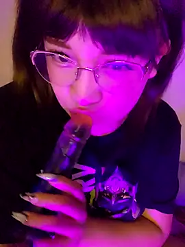 m0ondolly online show from December 23, 2025, 6:44 am