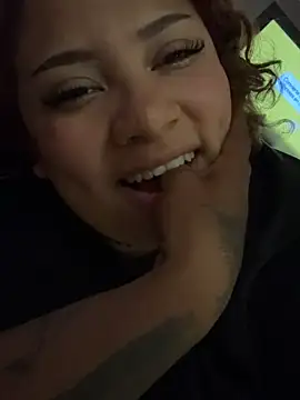 m0ondolly online show from July 17, 2026, 9:52 pm