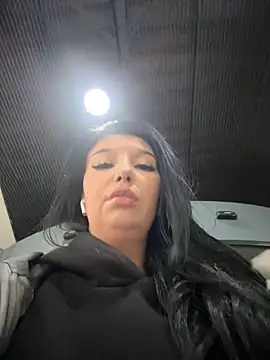 Snapshot of Tisha_Busty chatting on November 17, 2025, 12:33 pm Tisha Busty online show from November 17, 2025, 12:33 pm