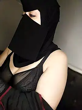Snapshot of -Arab_milf- chatting on December 2, 2024, 6:41 am -Arab milf- online show from December 2, 2024, 6:41 am